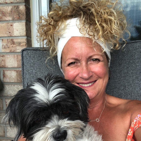 Meet your Posher, Jeanette - Picture 2 of 2